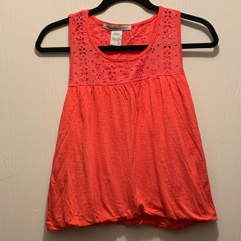 🦋 3/$9 American Rag (Macy’s) top w/ eyelet detail and bubble hem  size small